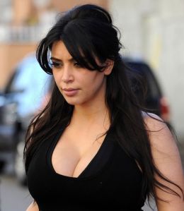 4 times Kims boobs