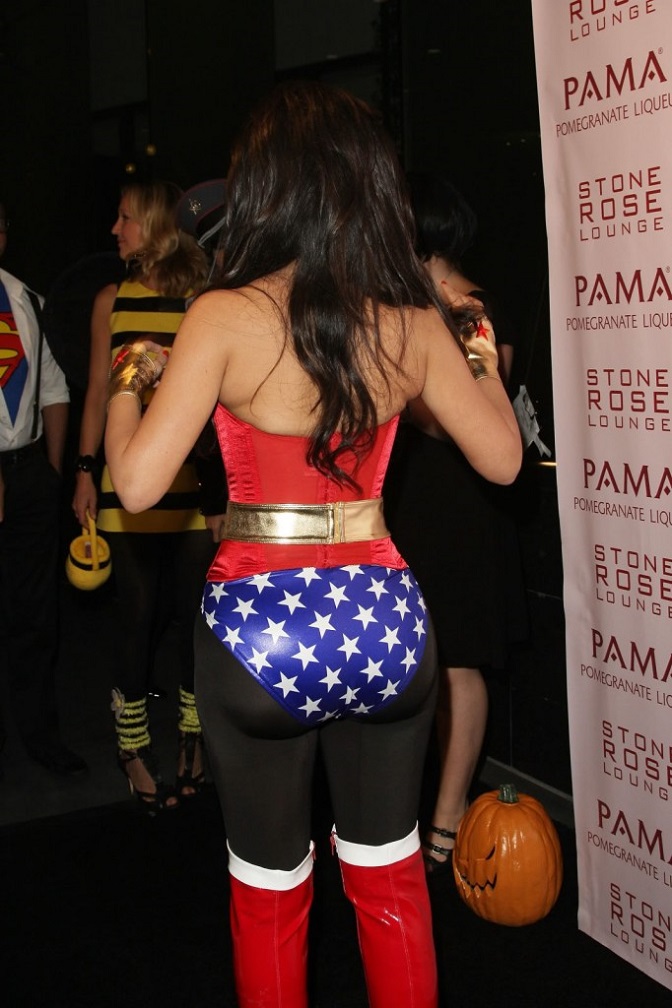 wonder-woman-backside